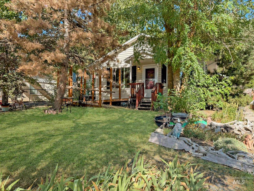 856 N Garfield, Moscow, ID 83843
