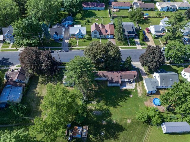 433 West Avenue, Mauston, WI 53948