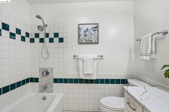 239 Paseo bernal, Moraga, CA 94556