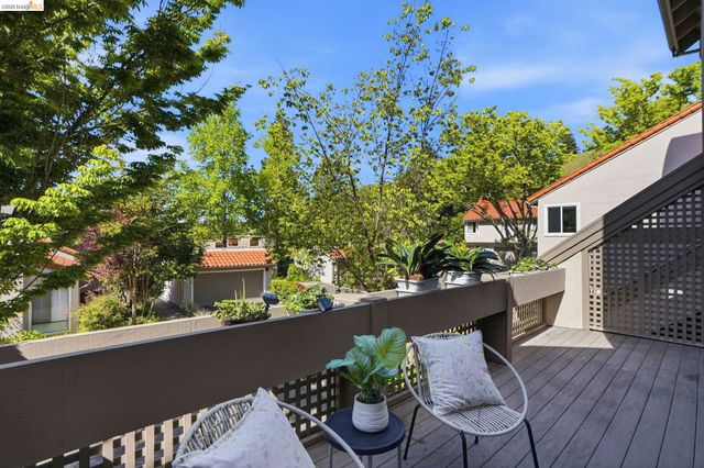 239 Paseo bernal, Moraga, CA 94556