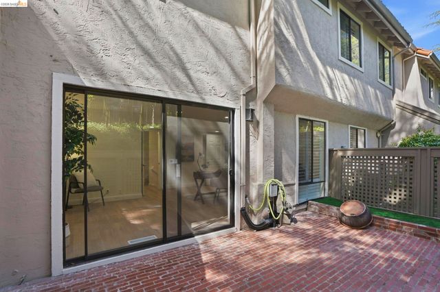 239 Paseo bernal, Moraga, CA 94556