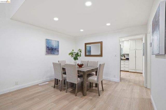 239 Paseo bernal, Moraga, CA 94556
