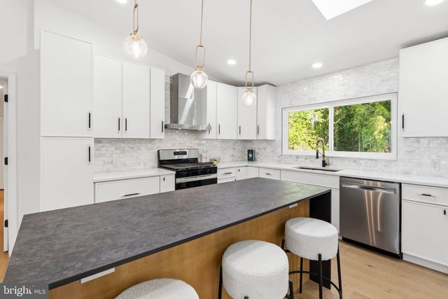 203 AUDREYS CT SE, Vienna, VA 22180
