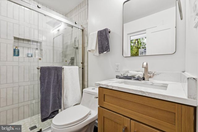 203 AUDREYS CT SE, Vienna, VA 22180