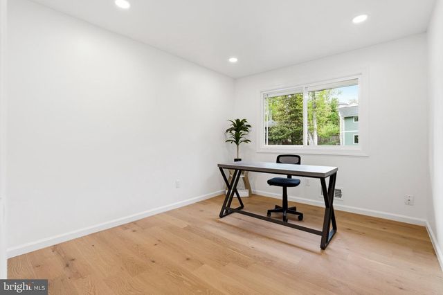 203 AUDREYS CT SE, Vienna, VA 22180