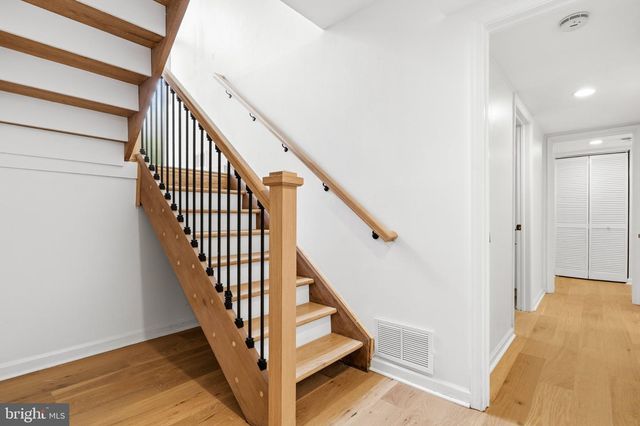 203 AUDREYS CT SE, Vienna, VA 22180