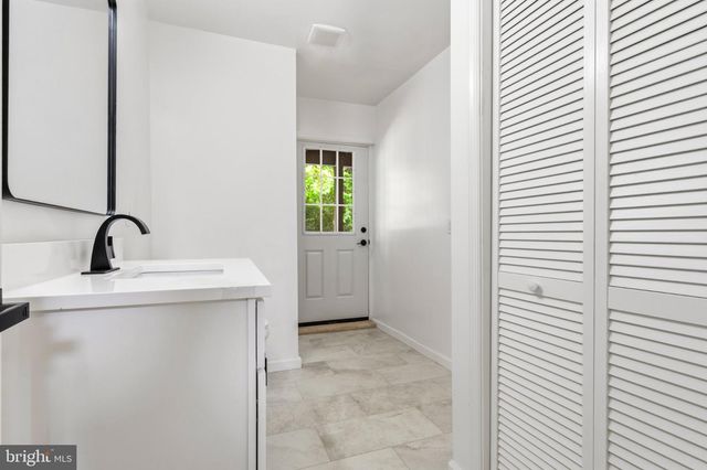 203 AUDREYS CT SE, Vienna, VA 22180