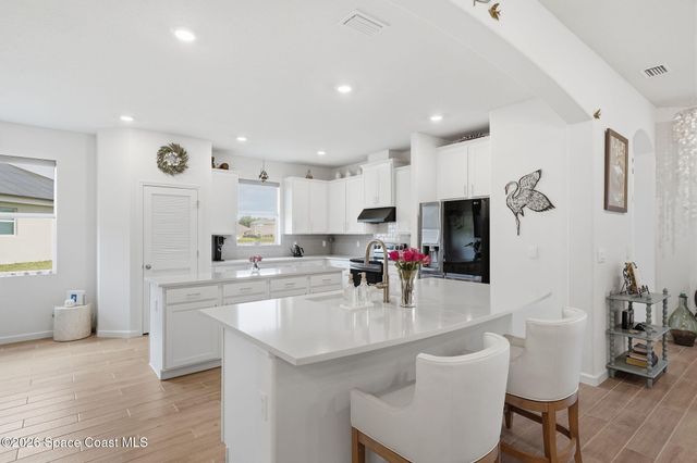 5285 2nd Manor, Vero Beach, FL 32968