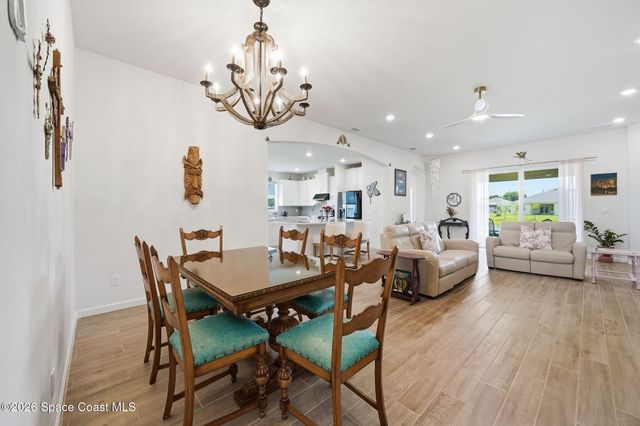 5285 2nd Manor, Vero Beach, FL 32968