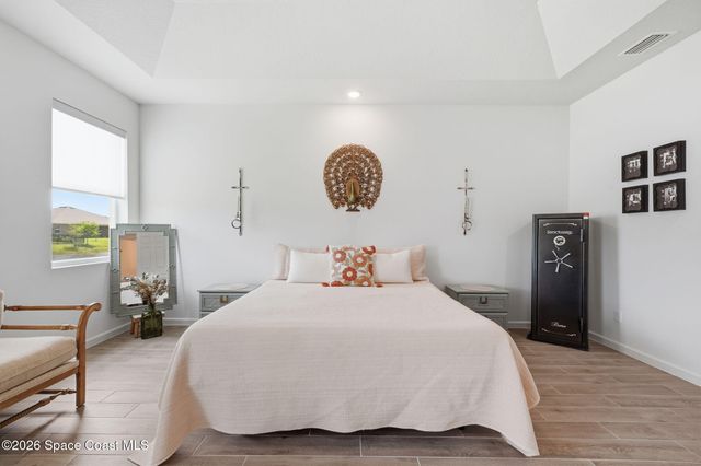 5285 2nd Manor, Vero Beach, FL 32968