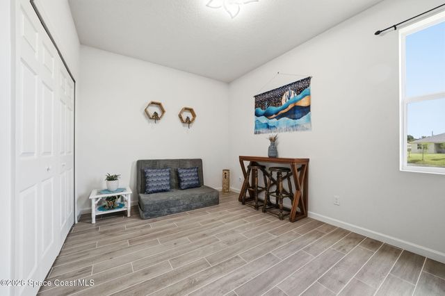 5285 2nd Manor, Vero Beach, FL 32968