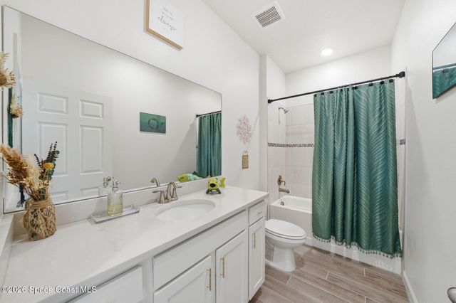 5285 2nd Manor, Vero Beach, FL 32968