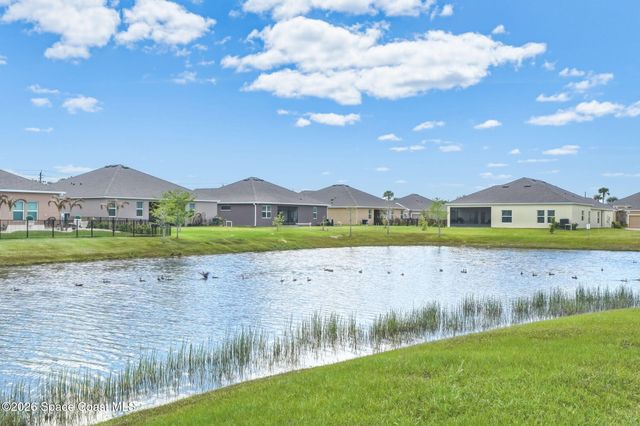 5285 2nd Manor, Vero Beach, FL 32968