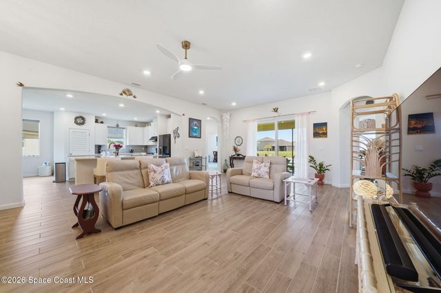 5285 2nd Manor, Vero Beach, FL 32968