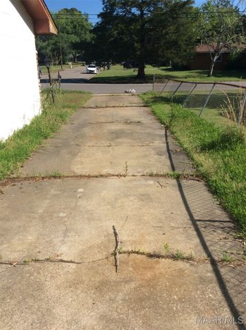 869 Queensbury Drive, Montgomery, AL 36116