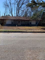 869 Queensbury Drive, Montgomery, AL 36116