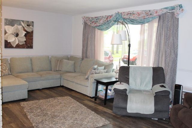1225 102nd Avenue, Plainwell, MI 49080