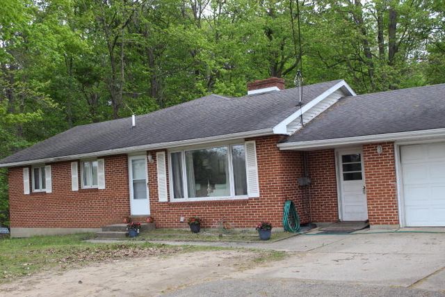 1225 102nd Avenue, Plainwell, MI 49080