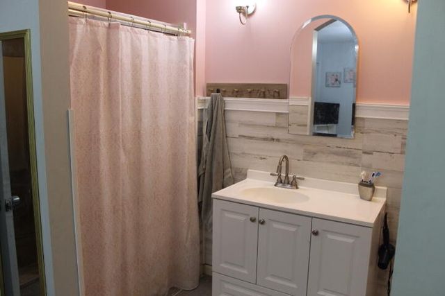 1225 102nd Avenue, Plainwell, MI 49080