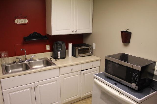1225 102nd Avenue, Plainwell, MI 49080