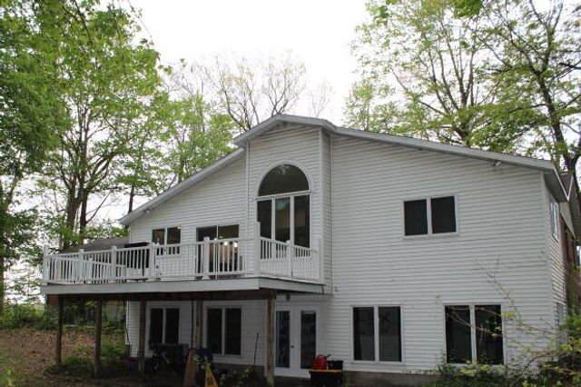 1225 102nd Avenue, Plainwell, MI 49080