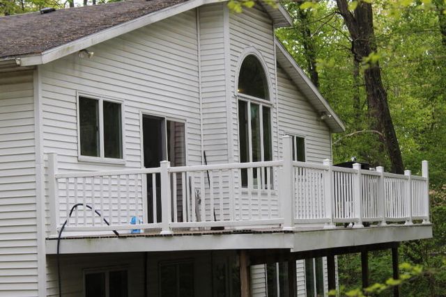 1225 102nd Avenue, Plainwell, MI 49080