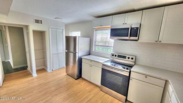 9172 11TH Avenue, Jacksonville, FL 32208