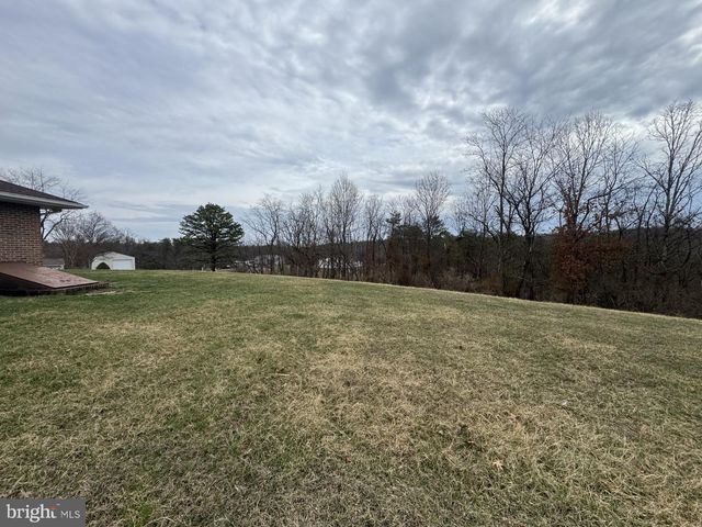 58 WEBER LN, Berkeley Springs, WV 25411