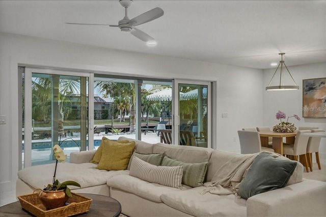 618 GLADSTONE LANE, Holmes Beach, FL 34217