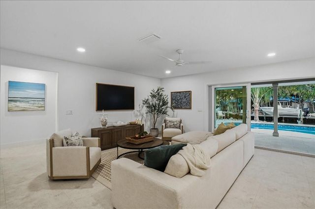 618 GLADSTONE LANE, Holmes Beach, FL 34217