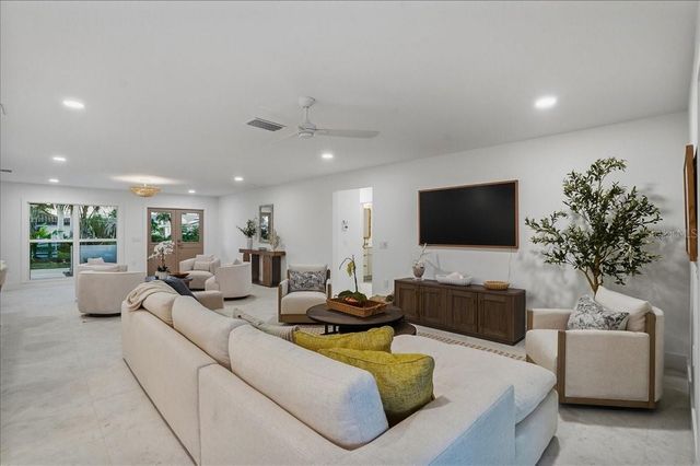 618 GLADSTONE LANE, Holmes Beach, FL 34217