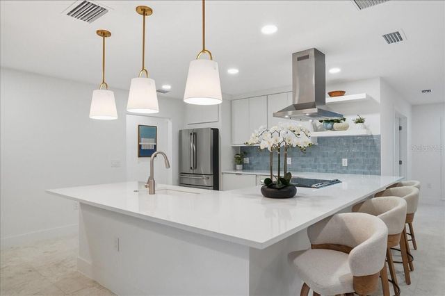 618 GLADSTONE LANE, Holmes Beach, FL 34217