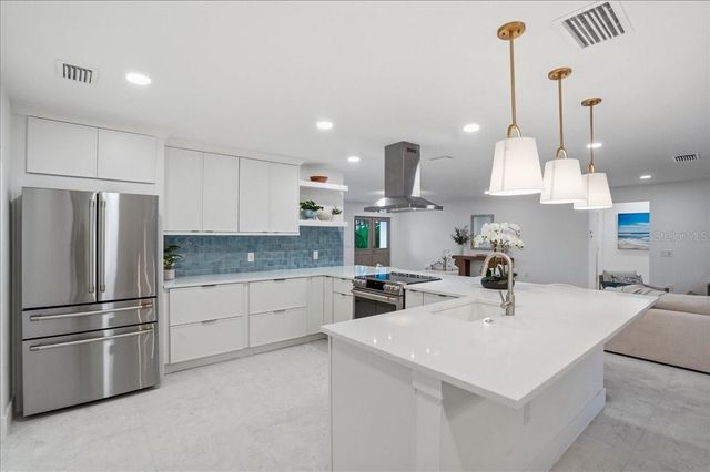 618 GLADSTONE LANE, Holmes Beach, FL 34217