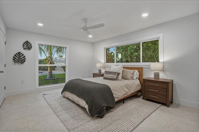618 GLADSTONE LANE, Holmes Beach, FL 34217