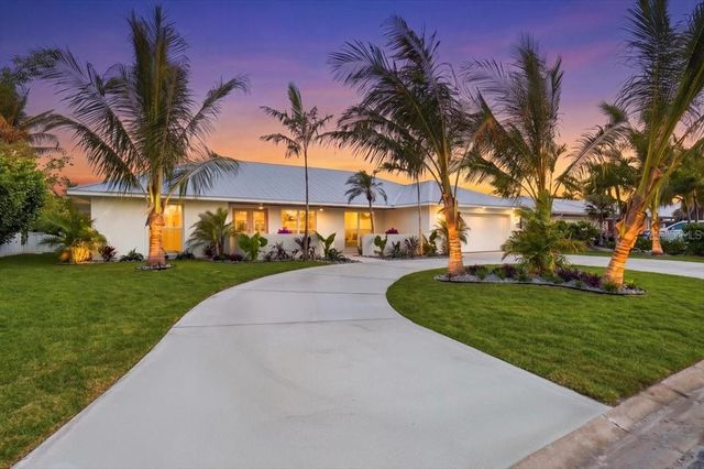 618 GLADSTONE LANE, Holmes Beach, FL 34217