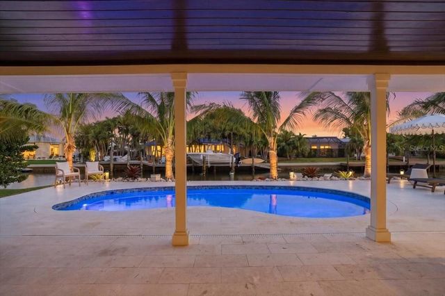 618 GLADSTONE LANE, Holmes Beach, FL 34217