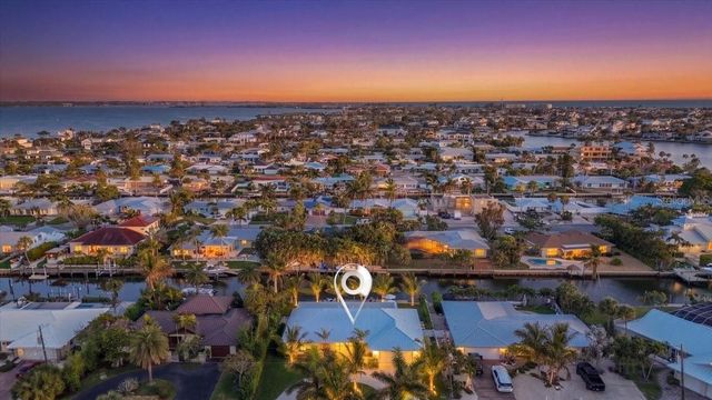 618 GLADSTONE LANE, Holmes Beach, FL 34217