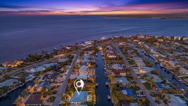 618 GLADSTONE LANE, Holmes Beach, FL 34217