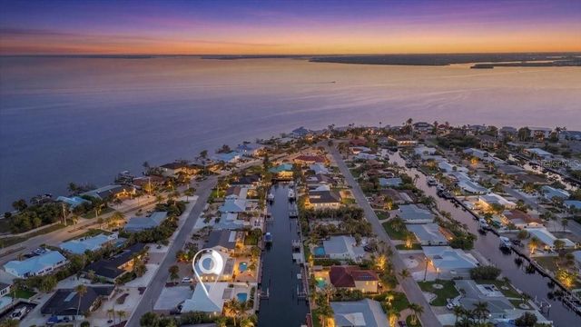 618 GLADSTONE LANE, Holmes Beach, FL 34217