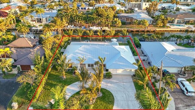 618 GLADSTONE LANE, Holmes Beach, FL 34217