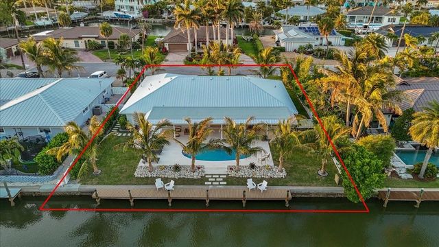 618 GLADSTONE LANE, Holmes Beach, FL 34217