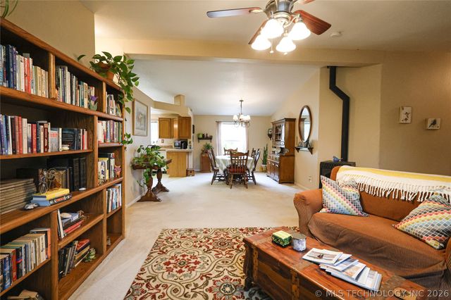 20564 E Dixie Parkway, Tahlequah, OK 74464