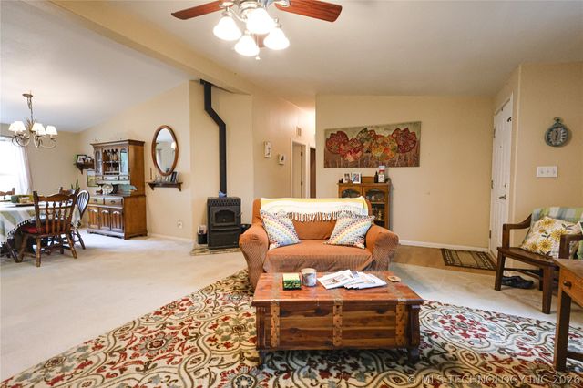 20564 E Dixie Parkway, Tahlequah, OK 74464