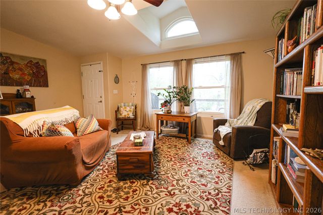 20564 E Dixie Parkway, Tahlequah, OK 74464