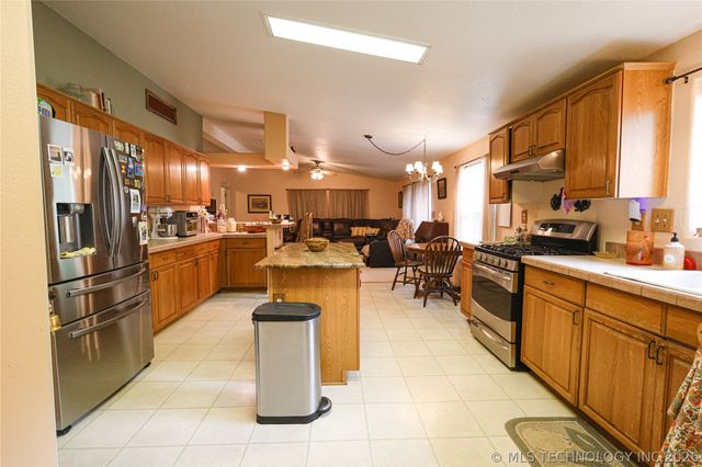 20564 E Dixie Parkway, Tahlequah, OK 74464
