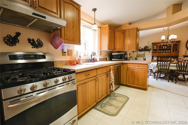 20564 E Dixie Parkway, Tahlequah, OK 74464