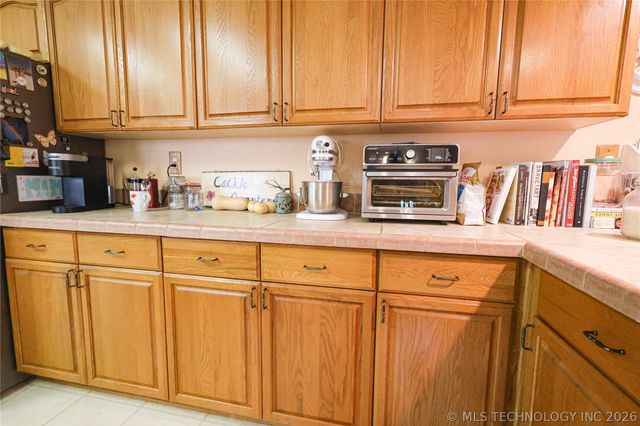 20564 E Dixie Parkway, Tahlequah, OK 74464