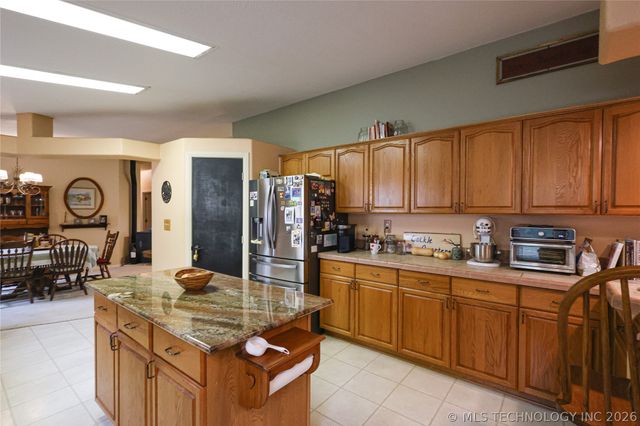20564 E Dixie Parkway, Tahlequah, OK 74464
