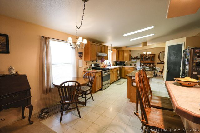 20564 E Dixie Parkway, Tahlequah, OK 74464