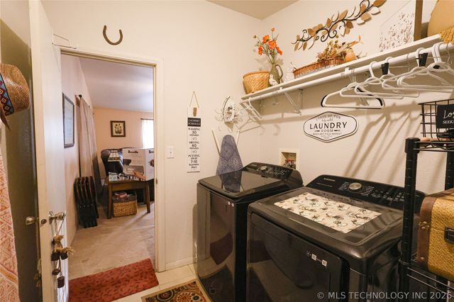 20564 E Dixie Parkway, Tahlequah, OK 74464
